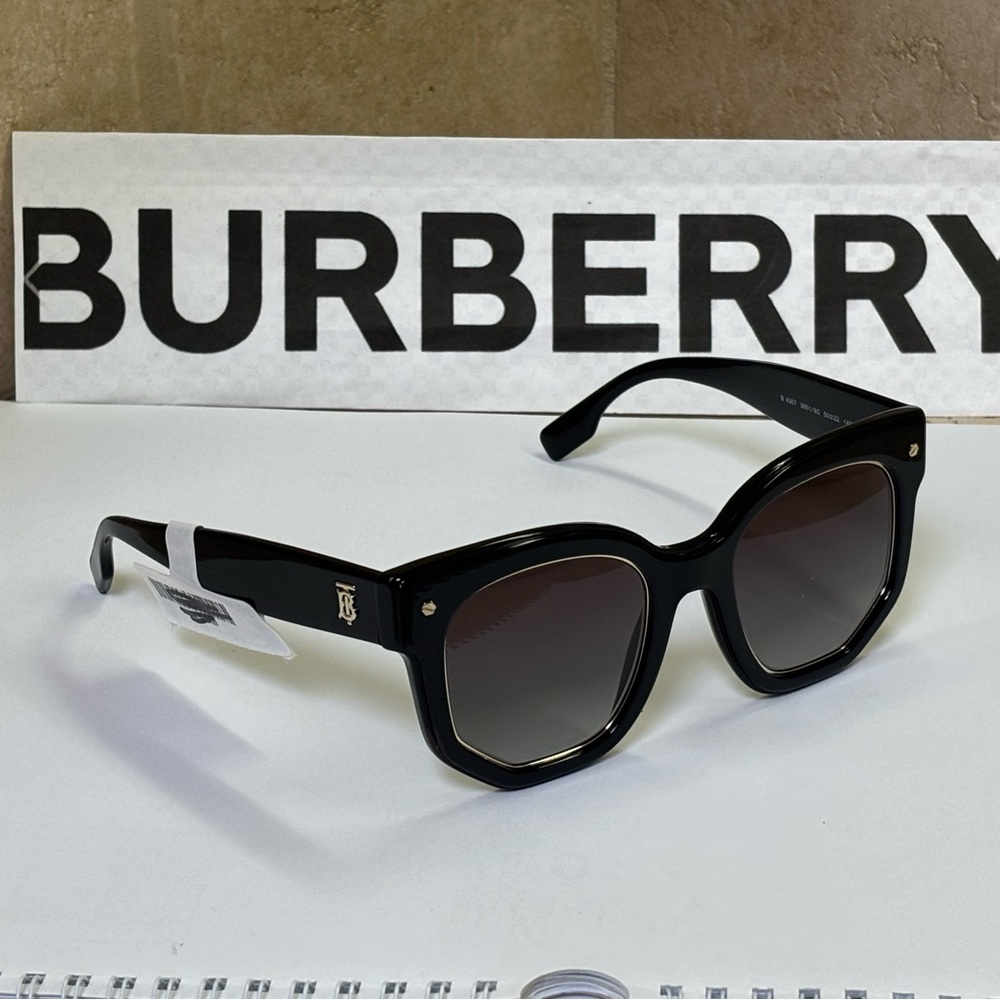 New Burberry BE4307 3001/8G Primrose Black Sunglasses. Geometric shape. - Picture 13 of 15